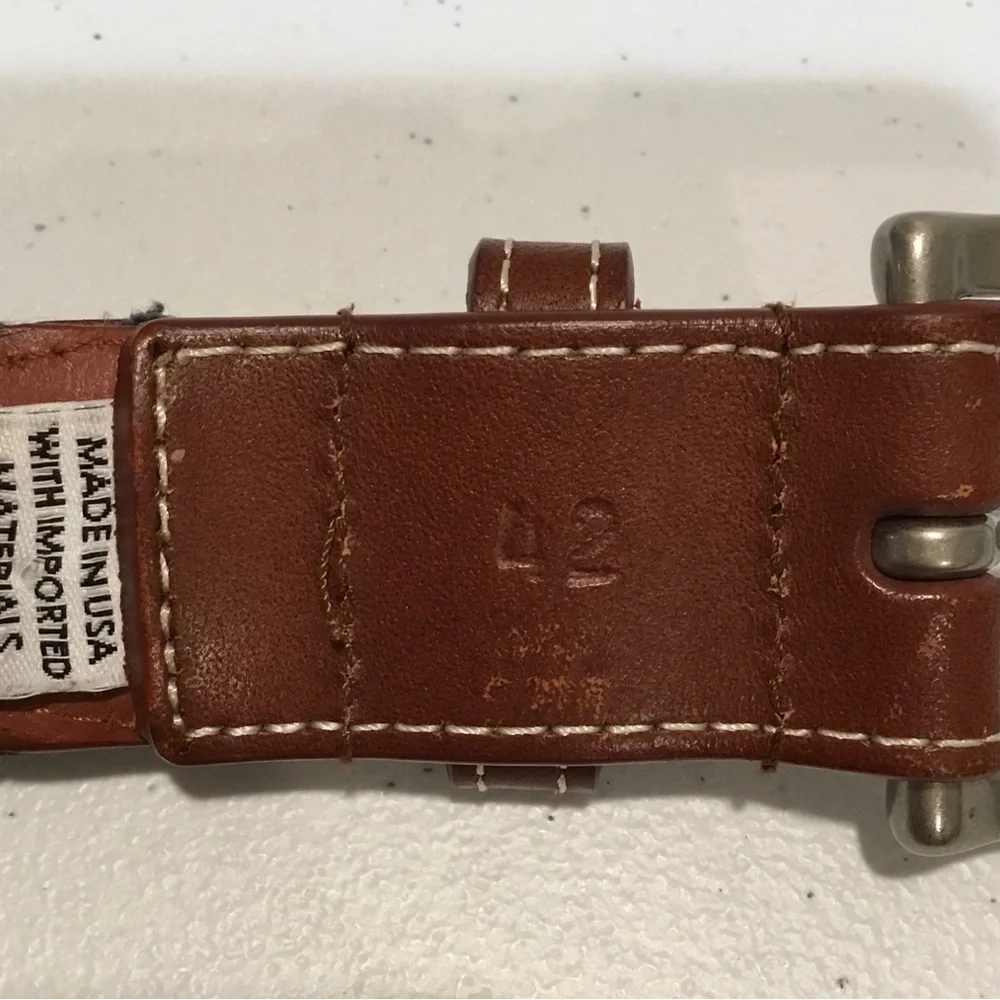 Men's Grey Woven Belt  with Golf Clubs and has Brown Leather Trim